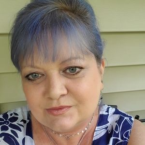 Meet your Posher, Lenelle